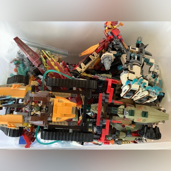 Gigantic LEGO Chima collection see pics tons of minifigures & other other brand - Picture 2 of 16